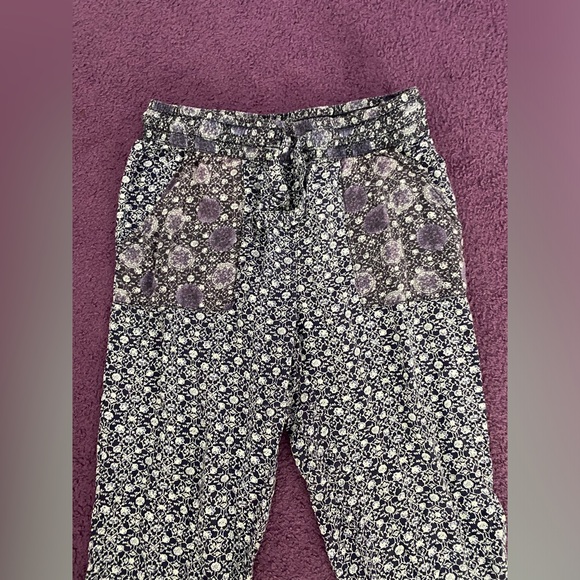 🍁Garage floral damask purple and white jogger pants size SP - Picture 2 of 8